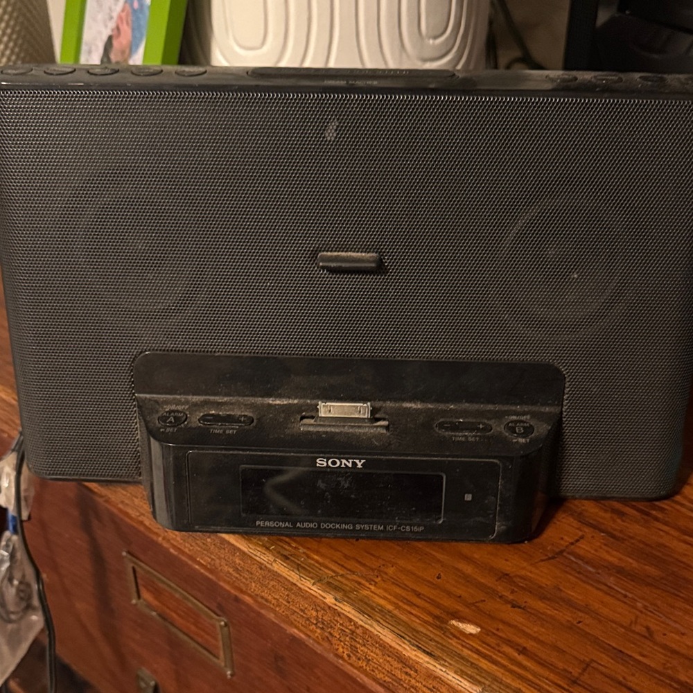Sony auto Set Dream Machine iPod / retro iPhone dock